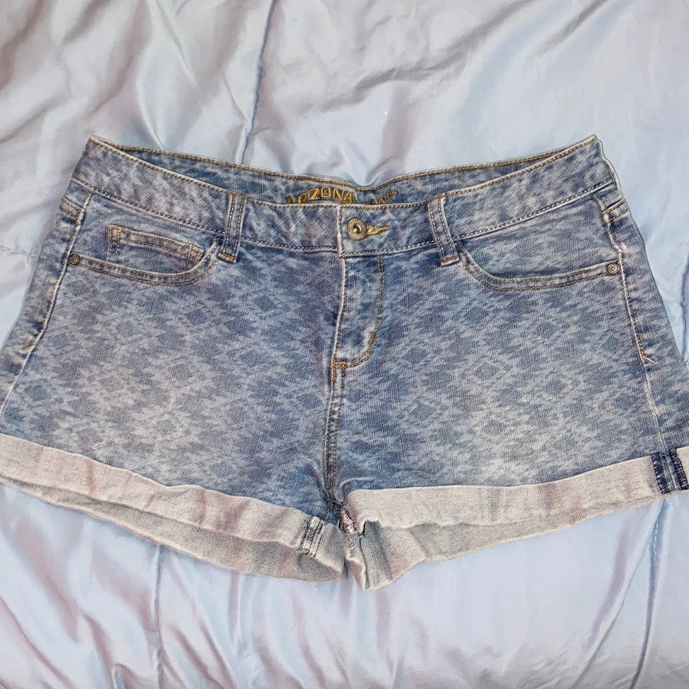 Size 6, arizona jean co. medium waisted